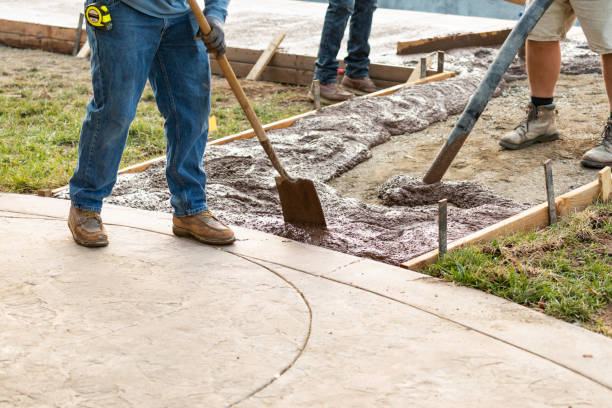 Best Best Concrete Contractor  in Iuka, MS